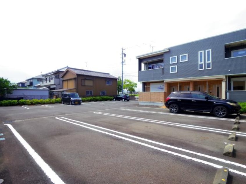  東海道本線/焼津駅 バス13分石津南下車:停歩4分 1階 築17年