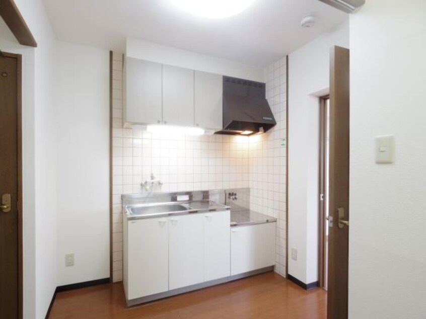  東海道本線/東静岡駅 徒歩10分 1階 築28年