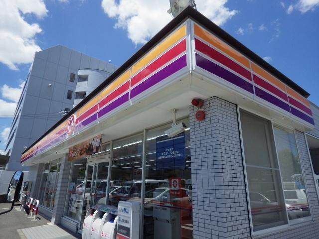 ファミリーマート静岡曲金南店(コンビニ)まで269m 東海道本線/静岡駅 バス12分済生会病院前下車:停歩3分 1階 築26年