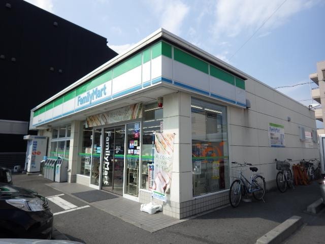 ファミリーマート静岡大坪南店(コンビニ)まで300m 東海道本線/静岡駅 バス8分中田三丁目ダイワハウス前下車:停歩4分 2階 築43年