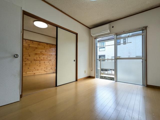  東海道本線/静岡駅 バス8分中田三丁目ダイワハウス前下車:停歩4分 1階 築43年