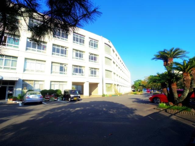 藤枝市立藤枝小学校(小学校)まで798m 東海道本線/藤枝駅 バス14分藤枝大手下車:停歩2分 1階 築20年