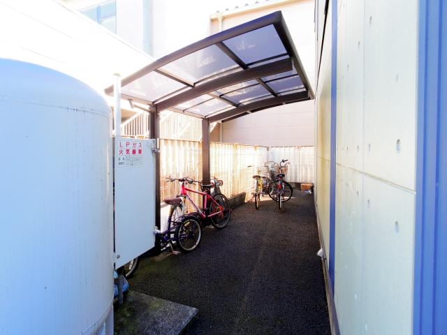  東海道本線/静岡駅 バス17分登呂二丁目下車:停歩4分 1-2階 築20年