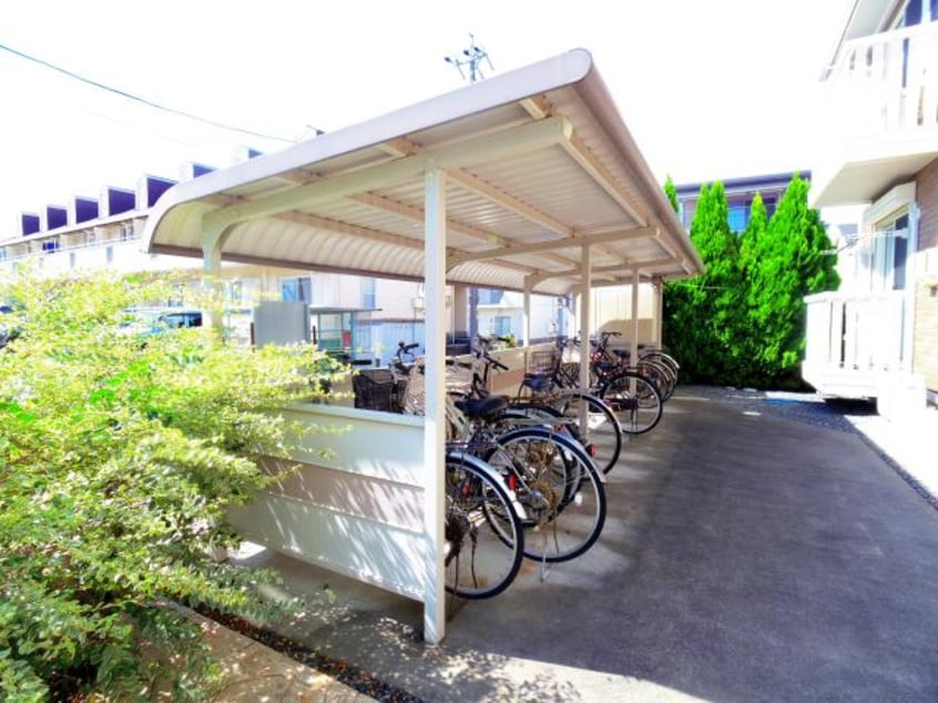  東海道本線/静岡駅 バス20分堀ノ内下車:停歩4分 1階 築15年