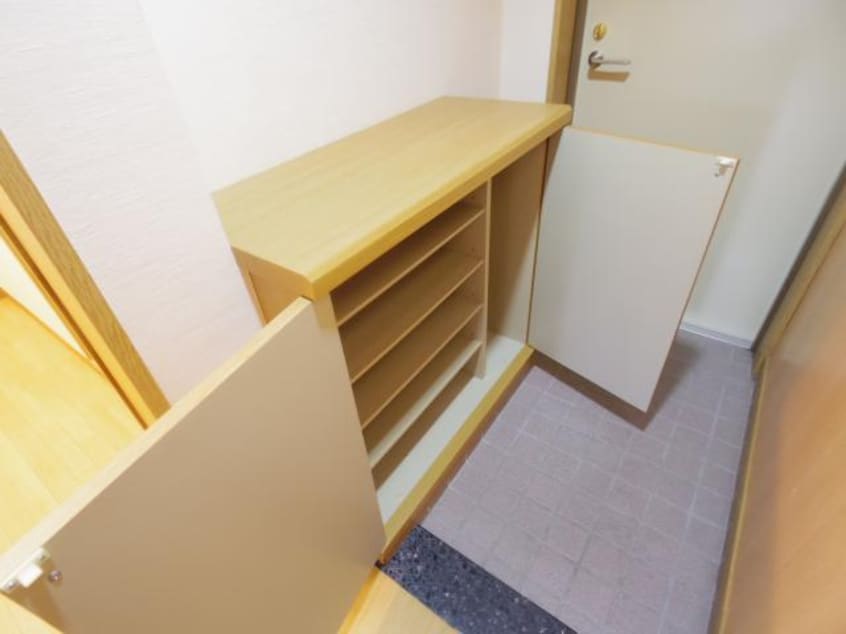  東海道本線/静岡駅 バス11分登呂遺跡入口下車:停歩1分 2階 築24年