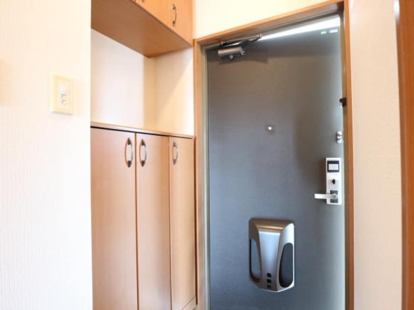  東海道本線/静岡駅 バス20分堀ノ内下車:停歩4分 1階 築17年