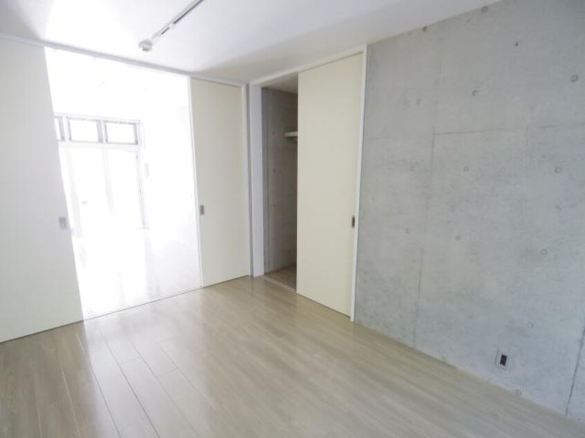  東海道本線/静岡駅 バス15分静岡新聞社前下車:停歩5分 1階 築15年