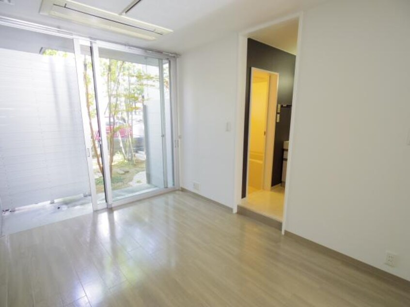  東海道本線/静岡駅 バス15分静岡新聞社前下車:停歩5分 1階 築15年