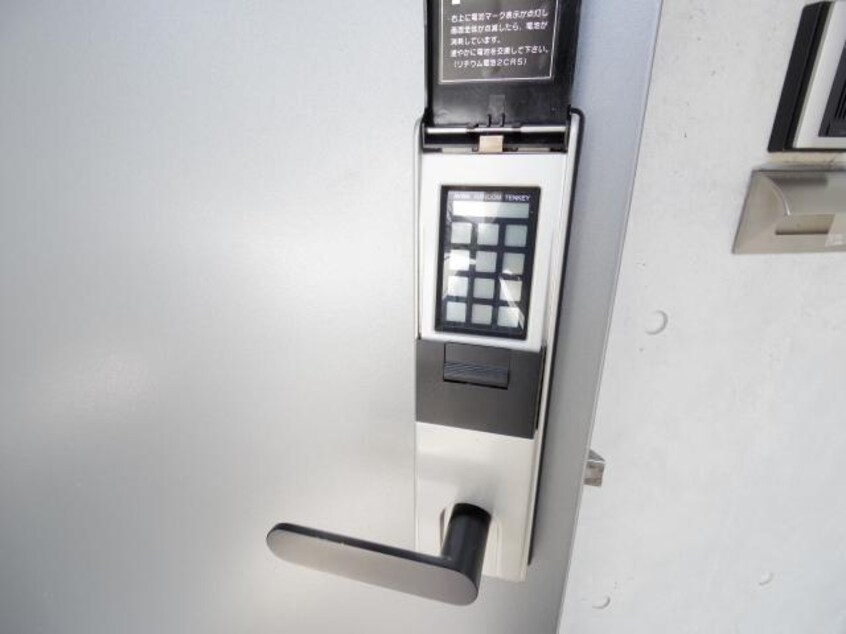  東海道本線/静岡駅 バス15分静岡新聞社前下車:停歩5分 1階 築15年