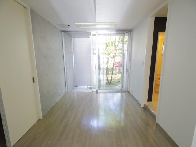  東海道本線/静岡駅 バス15分静岡新聞社前下車:停歩5分 1階 築15年