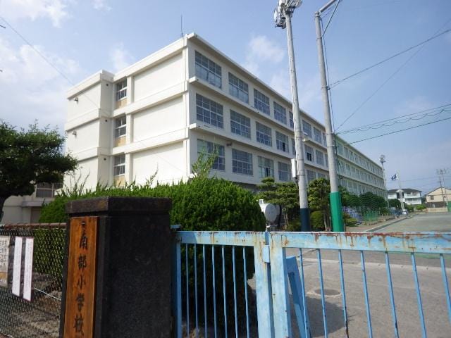 静岡市立南部小学校(小学校)まで302m 東海道本線/静岡駅 バス15分静岡新聞社前下車:停歩7分 2階 築14年