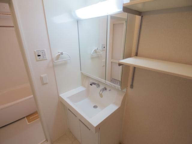  東海道本線/静岡駅 バス20分宮竹児童公園前下車:停歩6分 1階 築14年