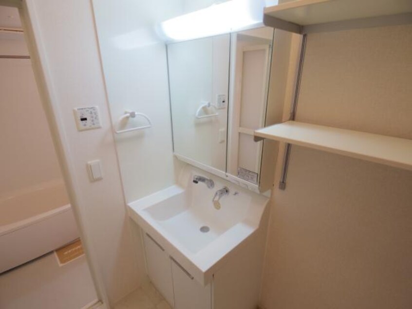  東海道本線/静岡駅 バス20分宮竹児童公園前下車:停歩6分 1階 築14年