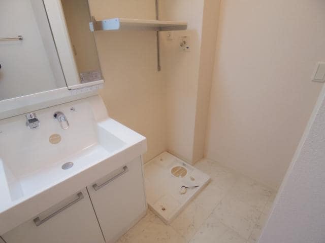  東海道本線/静岡駅 バス20分宮竹児童公園前下車:停歩6分 1階 築14年