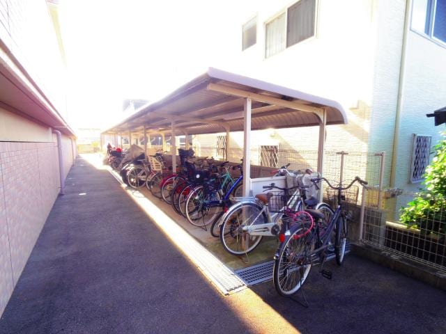  東海道本線/静岡駅 バス18分小鹿公民館前下車:停歩4分 3階 築13年