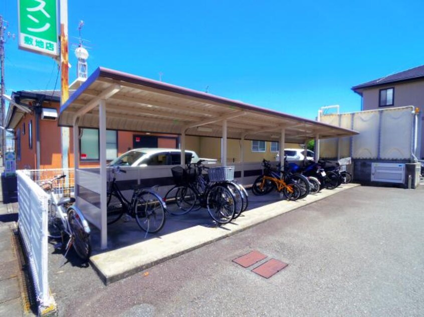  東海道本線/静岡駅 バス15分敷地二丁目下車:停歩2分 1階 築26年