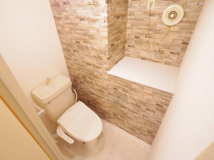  東海道本線/静岡駅 バス15分敷地二丁目下車:停歩2分 1階 築26年