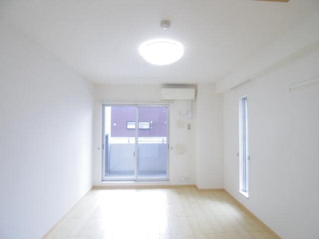  東海道本線/静岡駅 バス13分登呂コープタウン入口下車:停歩3分 1階 築13年