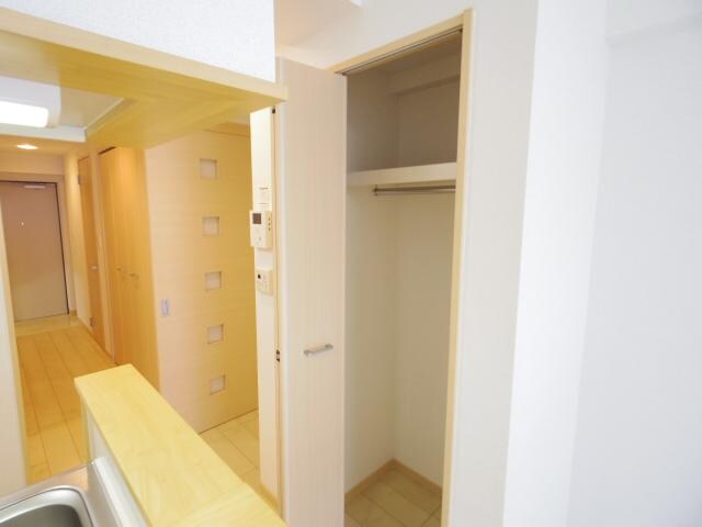  東海道本線/静岡駅 バス13分登呂コープタウン入口下車:停歩3分 2階 築13年