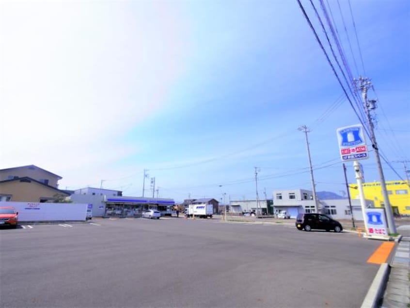 ローソン焼津小川店(コンビニ)まで281m 東海道本線/焼津駅 バス14分石津下島下車:停歩5分 2階 築15年
