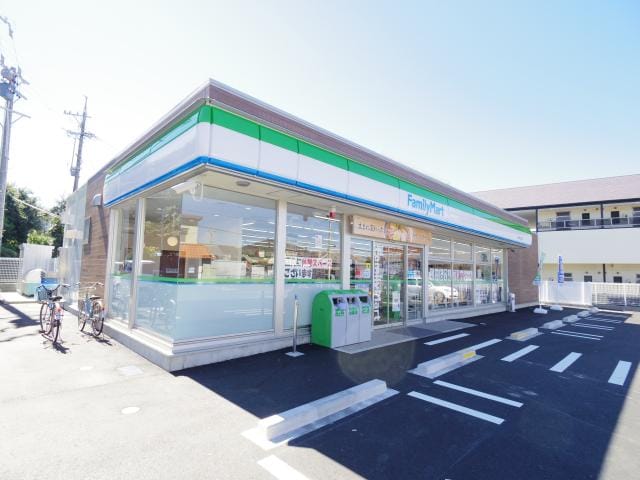 ファミリーマート静岡大学前店(コンビニ)まで210m 東海道本線/静岡駅 バス24分片山下車:停歩5分 1階 築13年