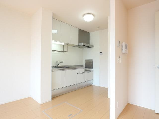  東海道本線/静岡駅 バス13分登呂コープタウン入口下車:停歩6分 1階 築13年