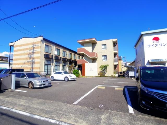  東海道本線/静岡駅 バス16分中村町下下車:停歩5分 1階 築13年