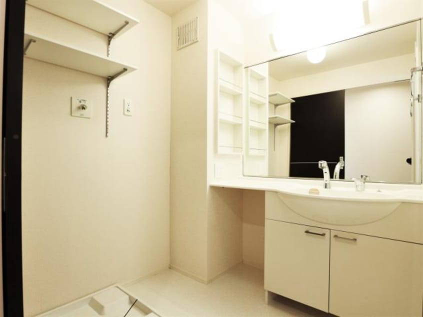  東海道本線/静岡駅 バス22分登呂コープタウン下車:停歩7分 2階 築13年