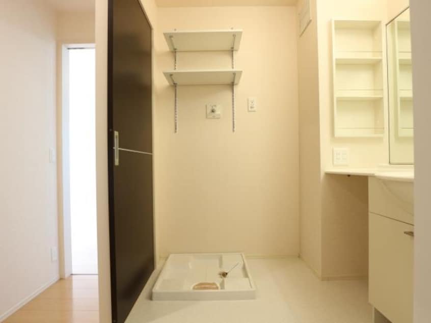  東海道本線/静岡駅 バス22分登呂コープタウン下車:停歩7分 2階 築13年