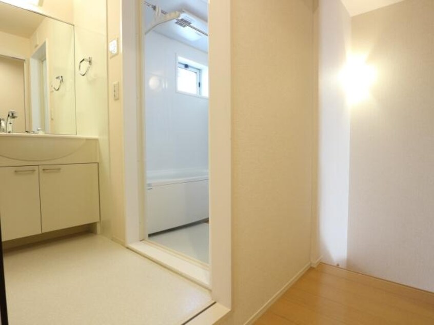  東海道本線/静岡駅 バス22分登呂コープタウン下車:停歩7分 2階 築13年