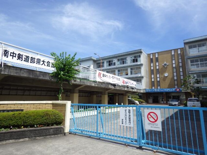 静岡市立南中学校(中学校/中等教育学校)まで2047m 東海道本線/静岡駅 バス19分宮川下車:停歩4分 1階 築12年