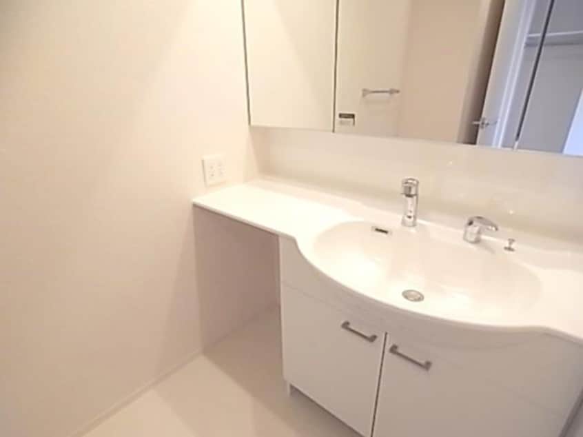  東海道本線/静岡駅 バス23分大谷中(石田街道線)下車:停歩2分 1階 築12年