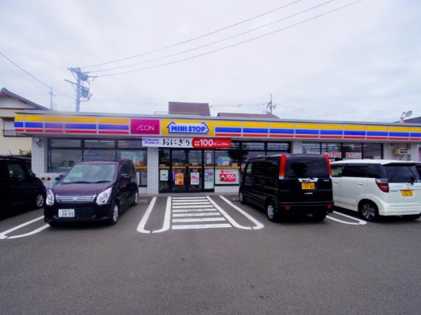 ミニストップ焼津西小川店(コンビニ)まで495m 東海道本線/焼津駅 バス9分小川東下車:停歩4分 1階 築32年