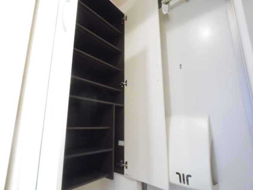  東海道本線/静岡駅 バス23分大谷小学校前下車:停歩7分 1階 築11年