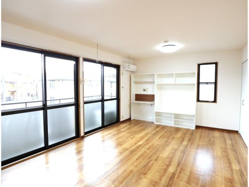  東海道本線/静岡駅 バス8分中田四丁目下車:停歩9分 2階 築28年