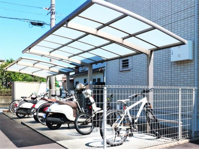  東海道本線/静岡駅 バス16分西脇下下車:停歩5分 1階 築10年