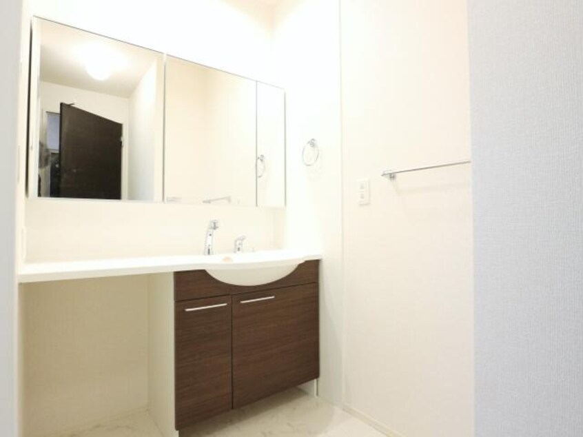  東海道本線/静岡駅 バス16分西脇下下車:停歩5分 1階 築10年