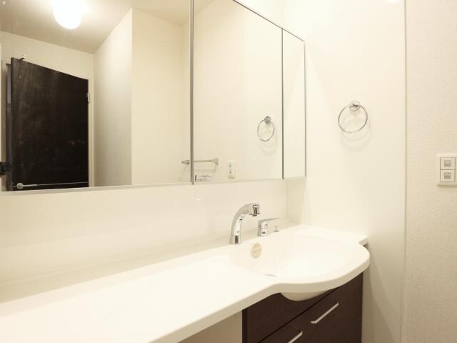  東海道本線/静岡駅 バス16分西脇下下車:停歩5分 1階 築10年