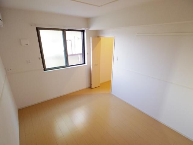  東海道本線/静岡駅 バス20分堀ノ内下車:停歩7分 1階 築10年