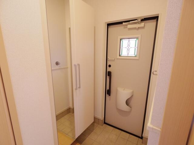  東海道本線/静岡駅 バス20分堀ノ内下車:停歩7分 1階 築10年