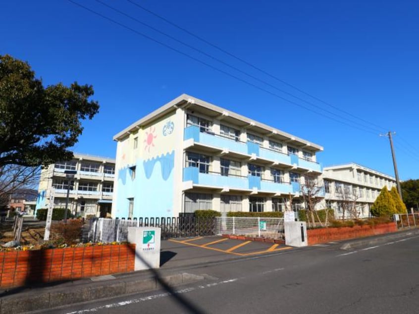 焼津市立港小学校(小学校)まで256m 東海道本線/焼津駅 バス15分石津下島下車:停歩7分 1階 築21年