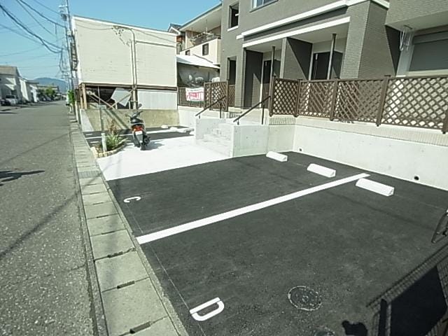  東海道本線/静岡駅 バス16分浜敷地下車:停歩2分 1階 築10年