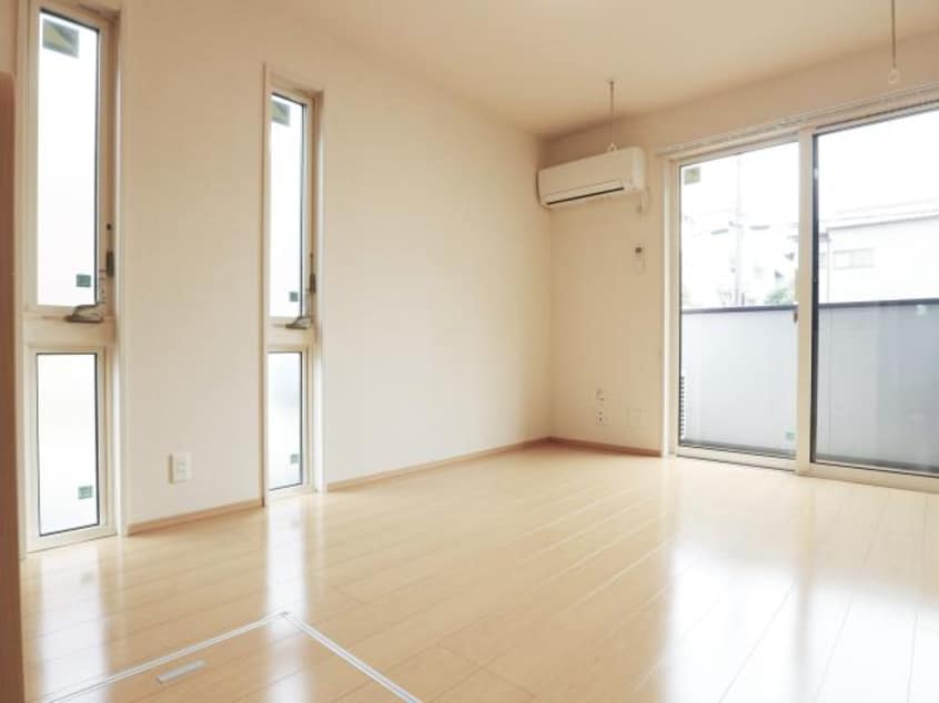  東海道本線/静岡駅 バス20分小鹿公民館下車:停歩8分 1階 築10年