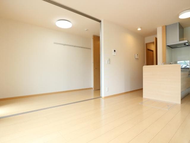  東海道本線/静岡駅 バス20分小鹿公民館下車:停歩8分 1階 築10年