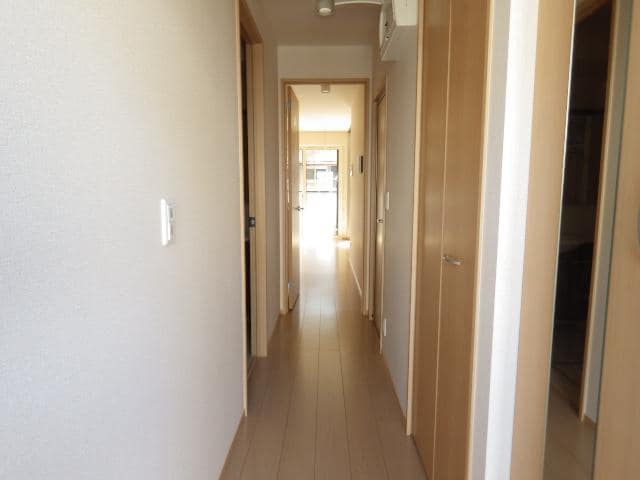  東海道本線/静岡駅 バス20分小鹿公民館下車:停歩8分 1階 築10年