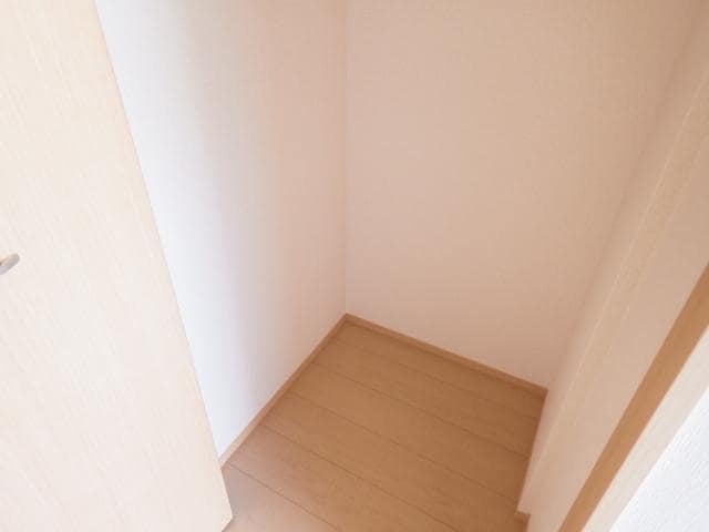  東海道本線/静岡駅 バス20分小鹿公民館下車:停歩8分 1階 築10年