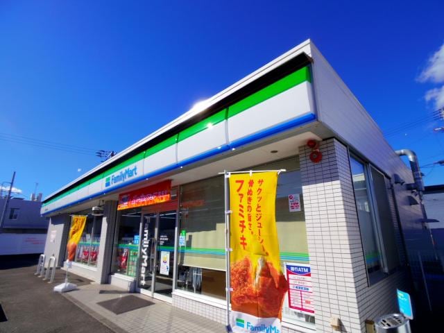 ファミリーマート小鹿店(コンビニ)まで531m 東海道本線/静岡駅 バス20分小鹿公民館下車:停歩8分 1階 築10年