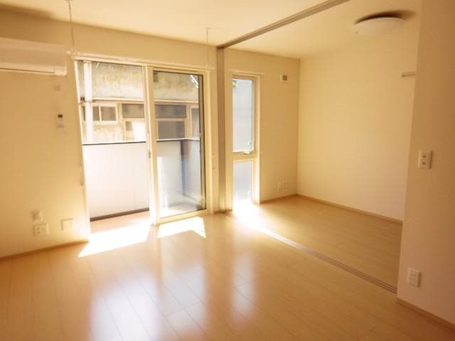  東海道本線/静岡駅 バス20分小鹿公民館下車:停歩8分 1階 築10年