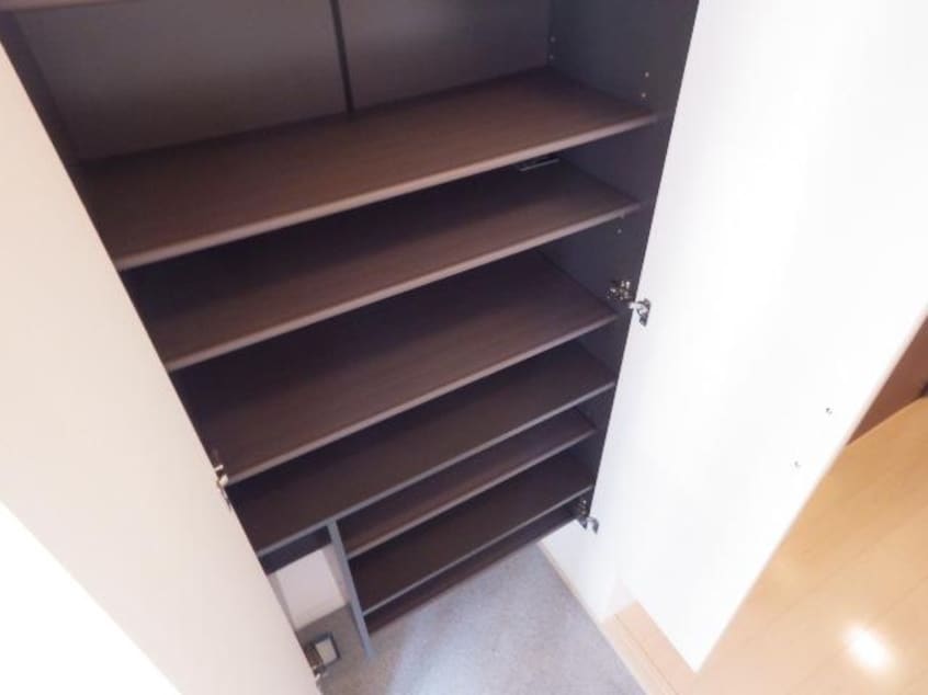  東海道本線/静岡駅 バス8分登呂南下車:停歩8分 2階 築12年