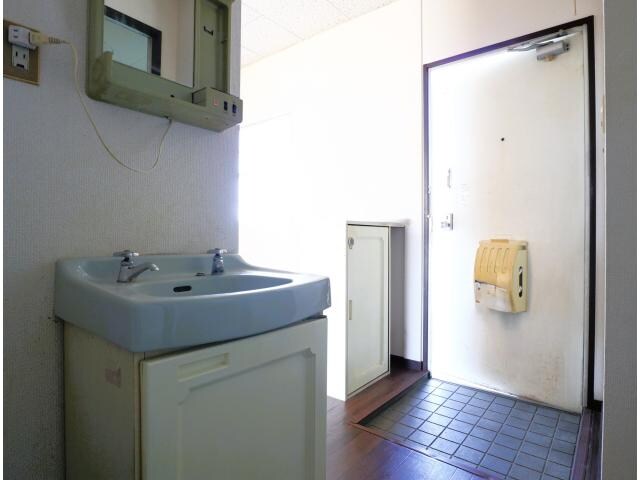  東海道本線/静岡駅 バス16分中村町下下車:停歩5分 2階 築35年